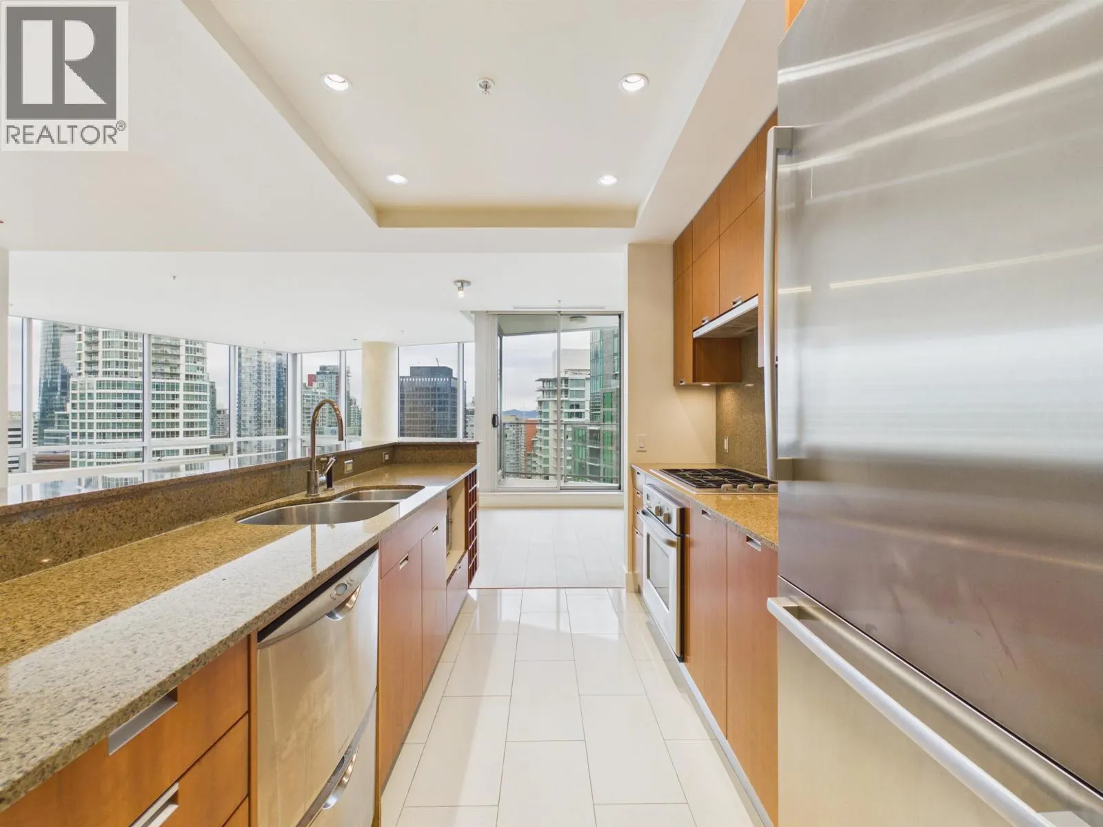 2403 1077 W CORDOVA STREET