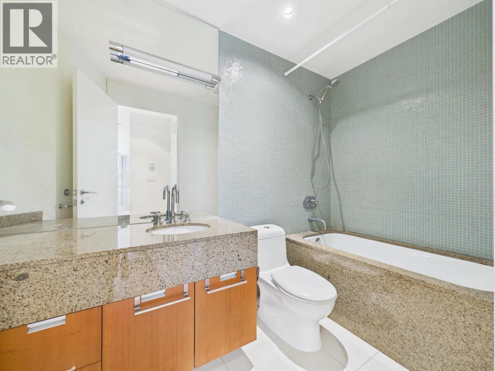 2403 1077 W CORDOVA STREET