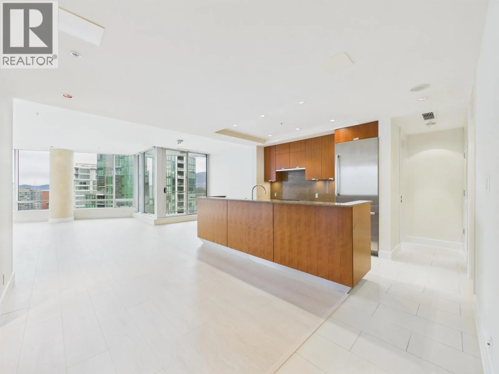 2403 1077 W CORDOVA STREET
