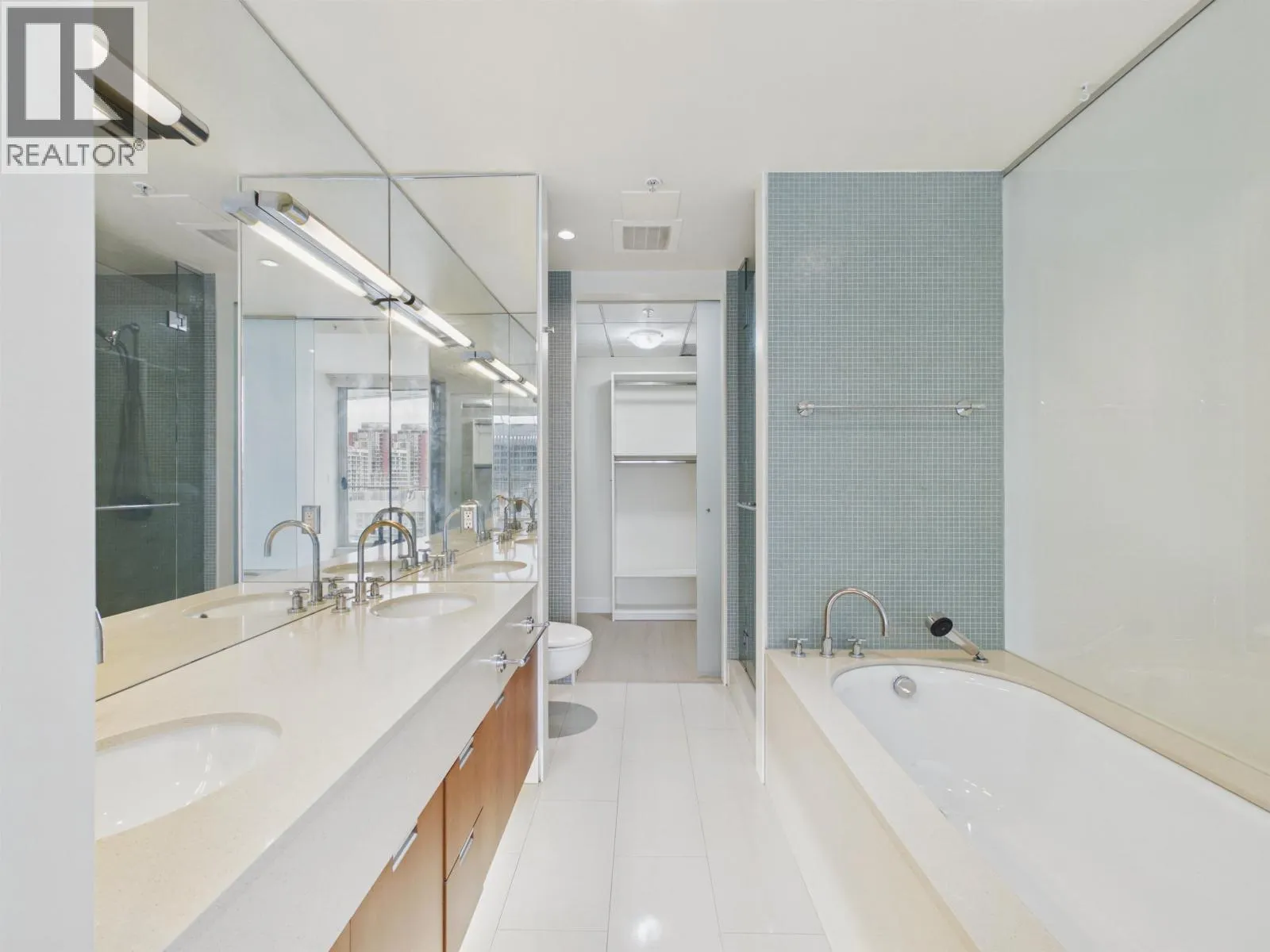 2403 1077 W CORDOVA STREET
