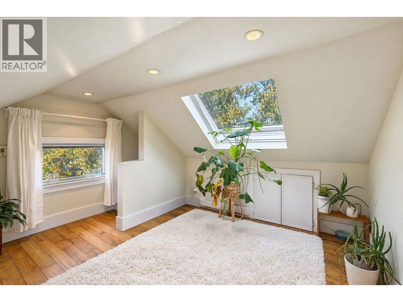 1701 SEMLIN DRIVE