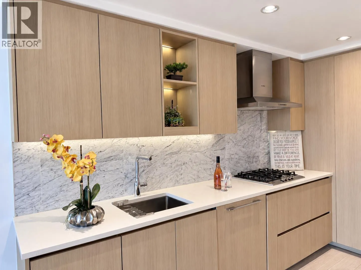 3409 4720 N LOUGHEED HIGHWAY