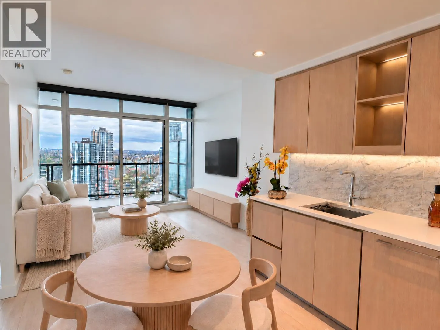 3409 4720 N LOUGHEED HIGHWAY