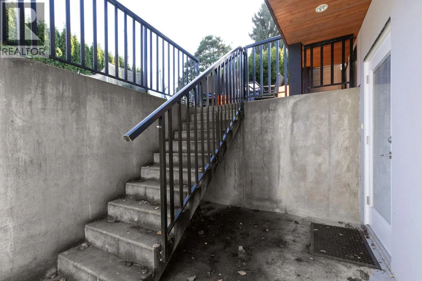 Suite 7230 KITCHENER STREET