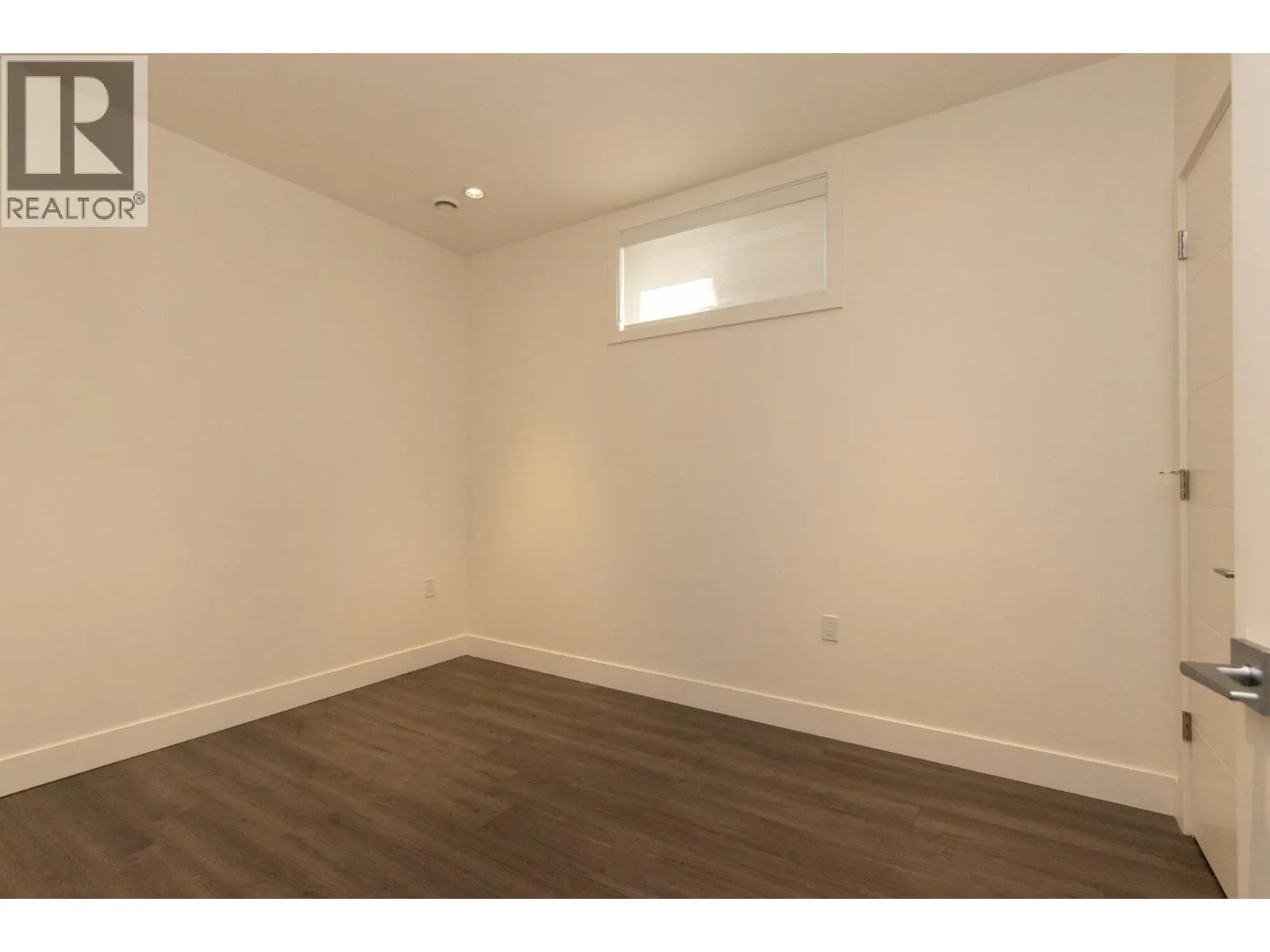 Suite 7230 KITCHENER STREET