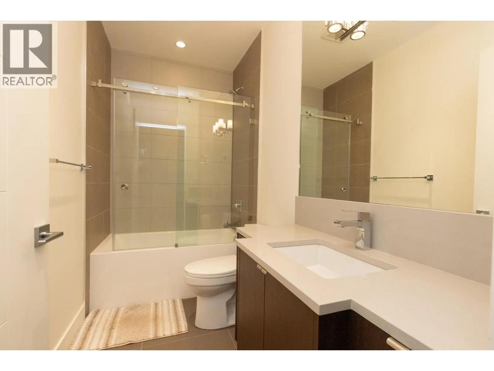 Suite 7230 KITCHENER STREET