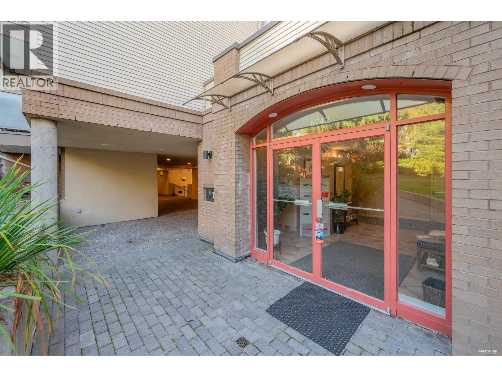 413 6742 STATION HILL COURT