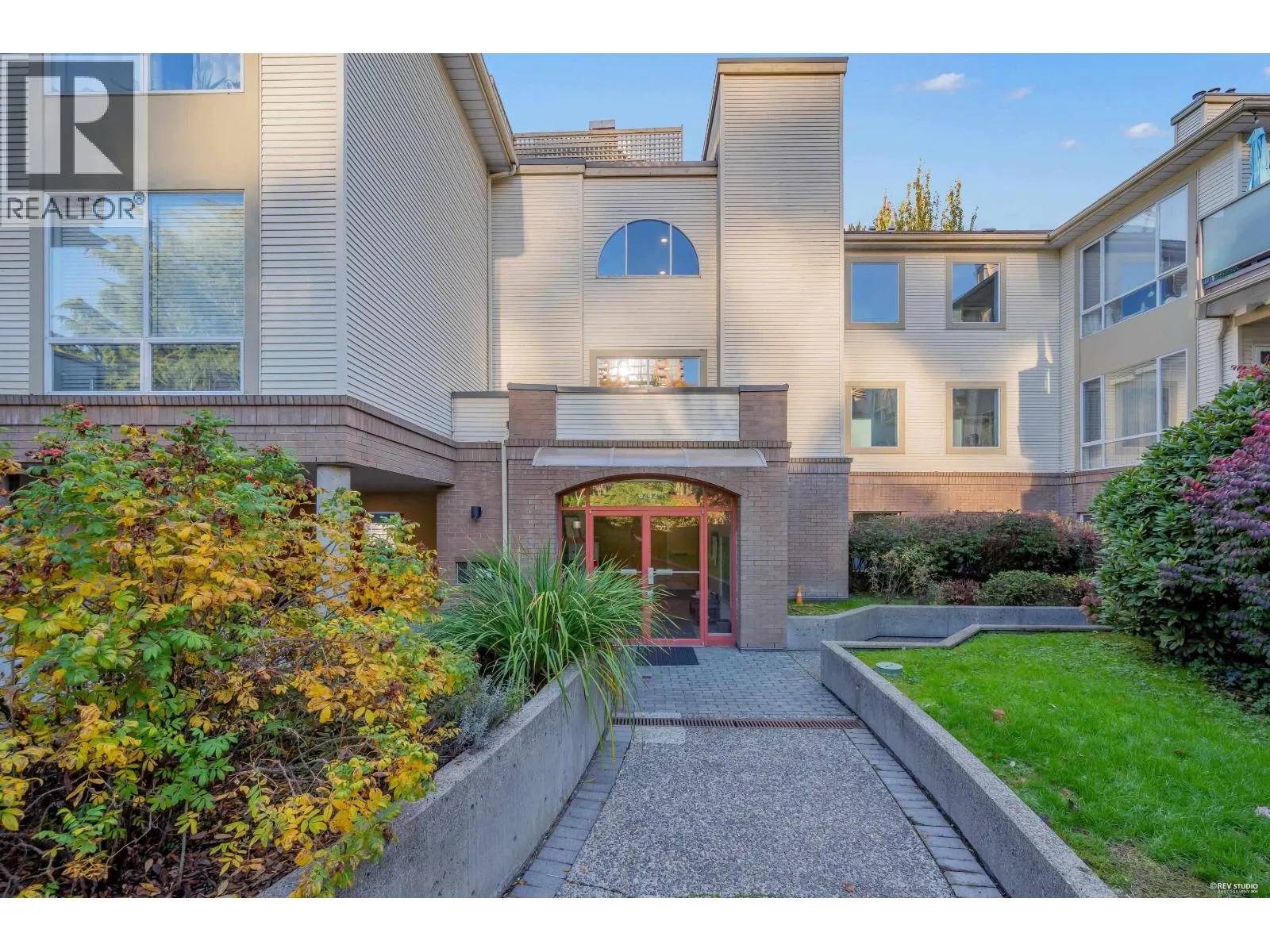 413 6742 STATION HILL COURT