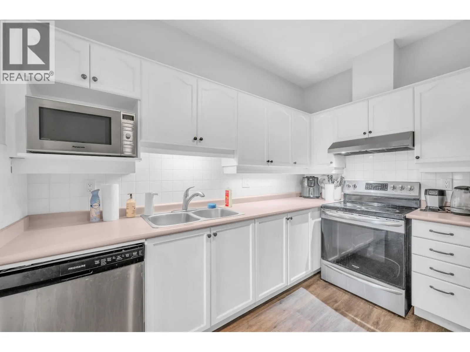 413 6742 STATION HILL COURT