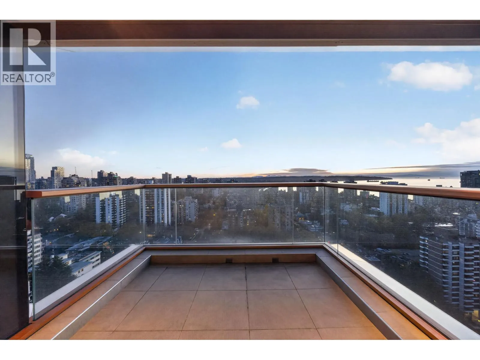 2601 1408 ROBSON STREET
