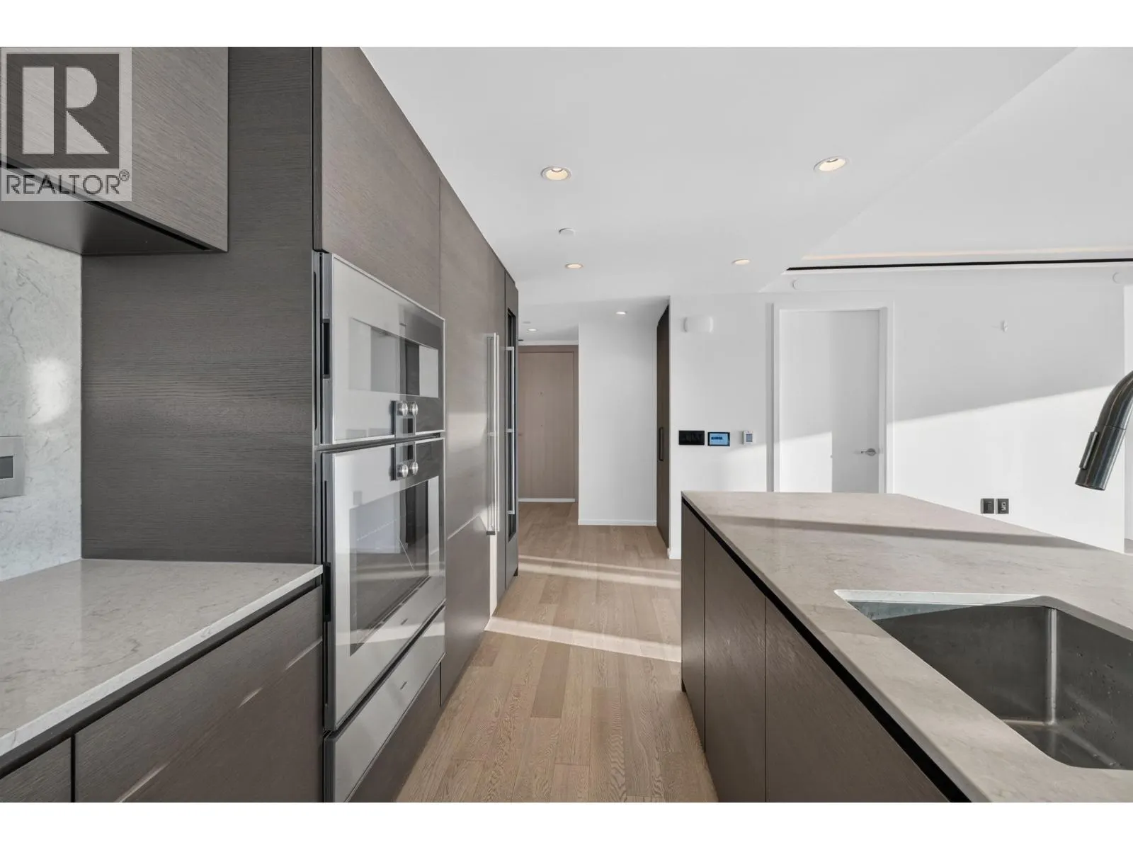 2601 1408 ROBSON STREET