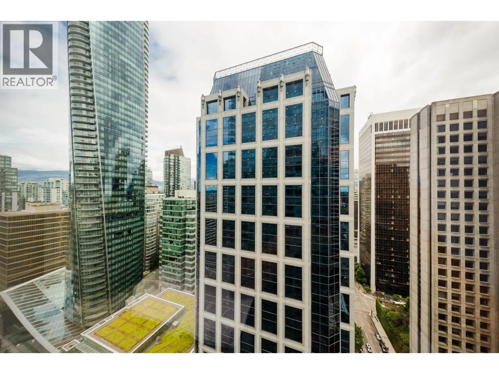 2504 1111 ALBERNI STREET