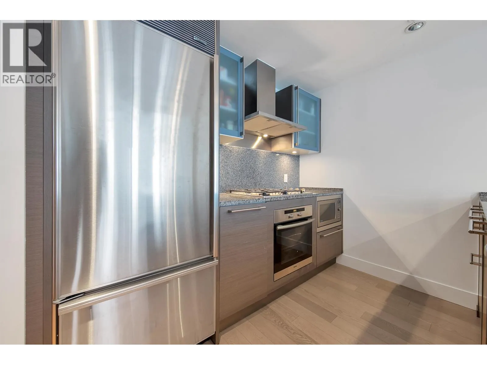 2504 1111 ALBERNI STREET
