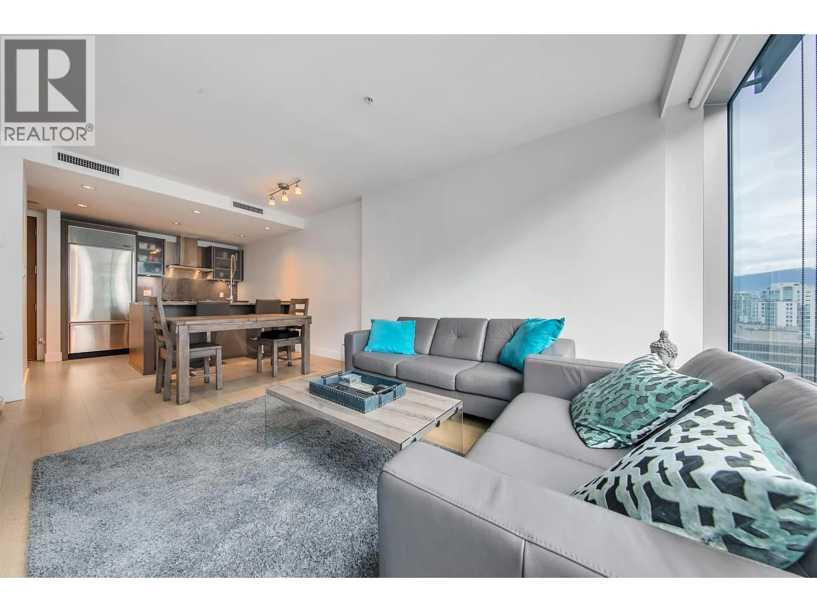 2504 1111 ALBERNI STREET
