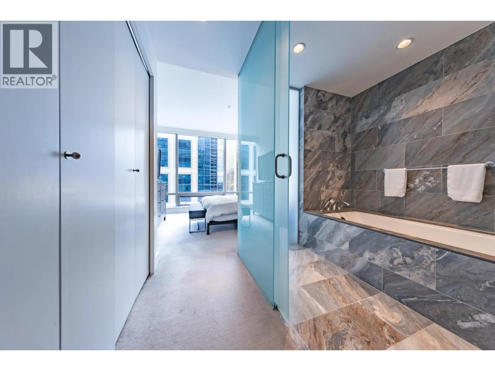 2504 1111 ALBERNI STREET