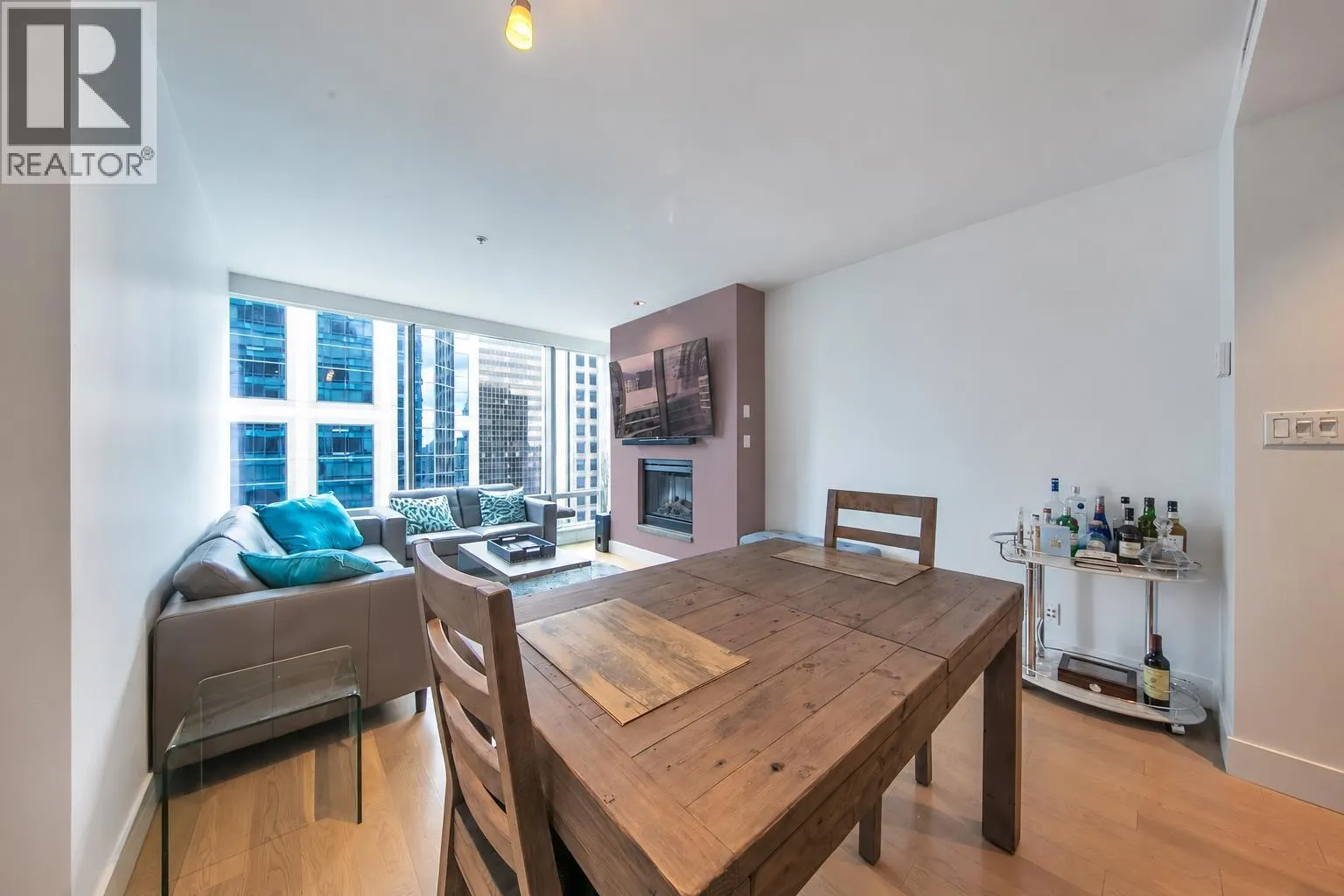 2504 1111 ALBERNI STREET
