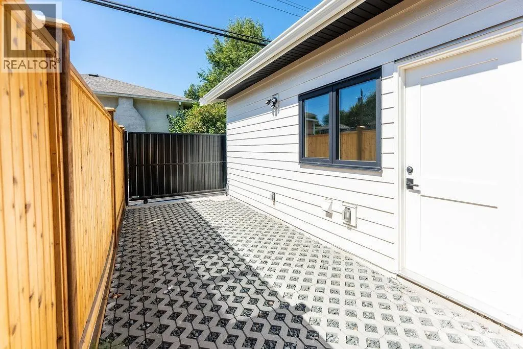 3233 PENTICTON STREET