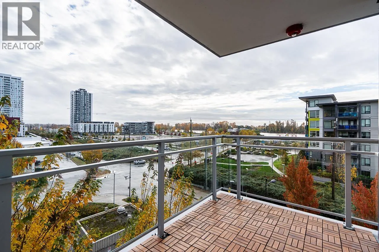 502 3281 E KENT AVENUE NORTH AVENUE