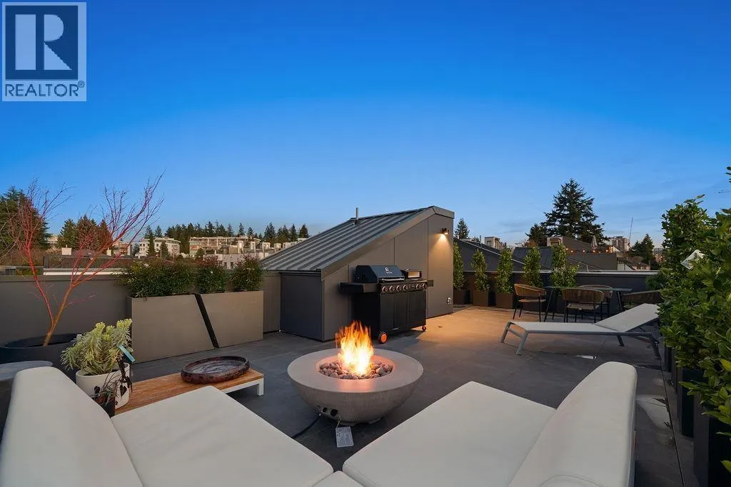692 W 29TH AVENUE
