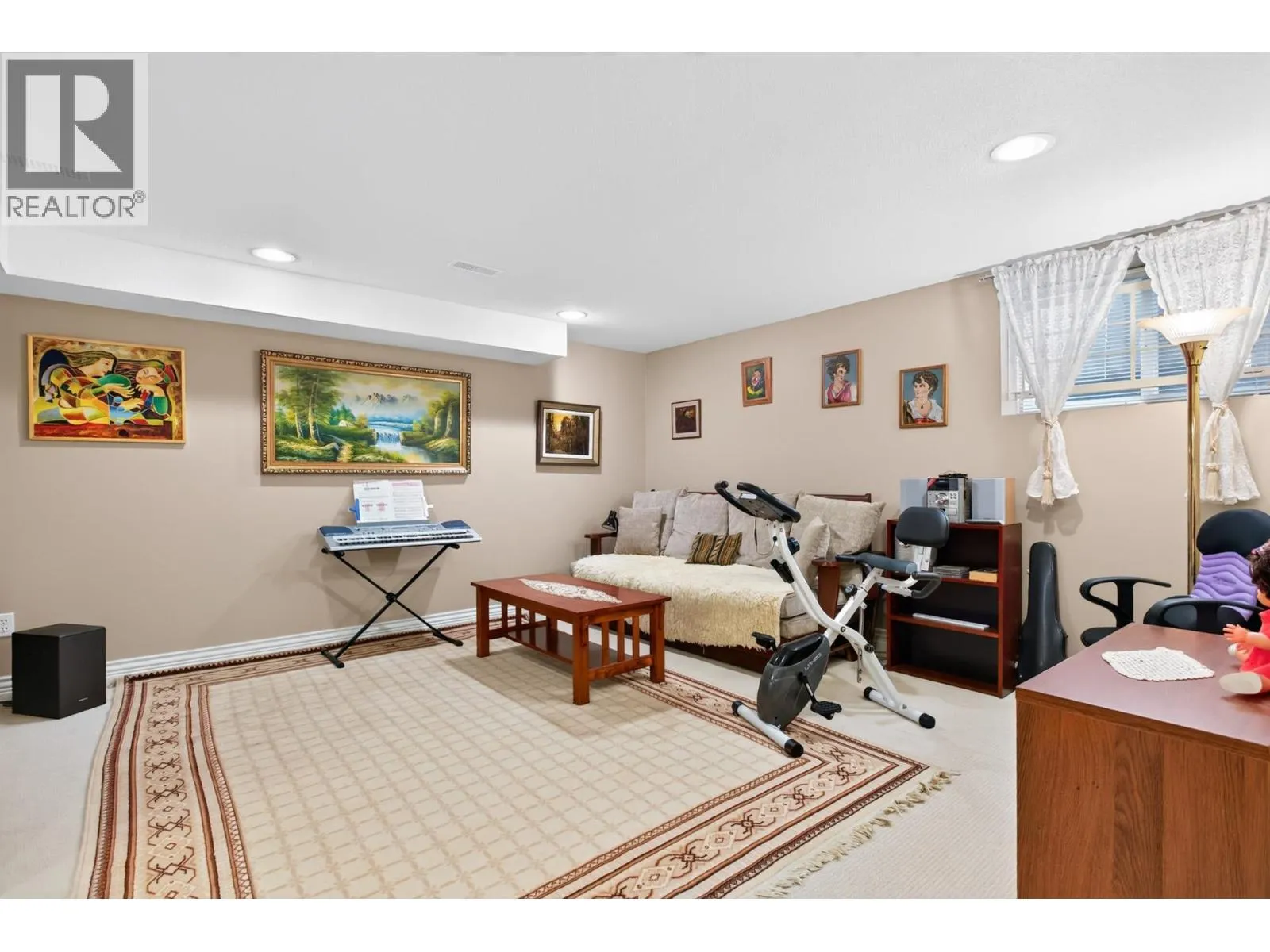 1708 PADDOCK DRIVE