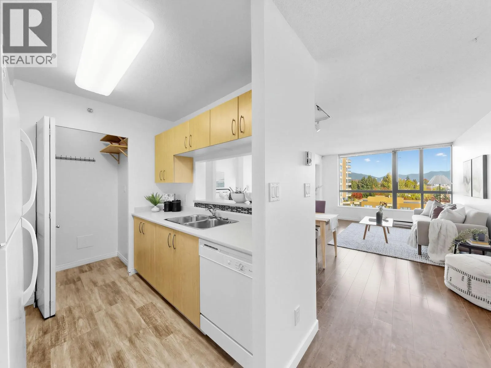 1001 3588 CROWLEY DRIVE