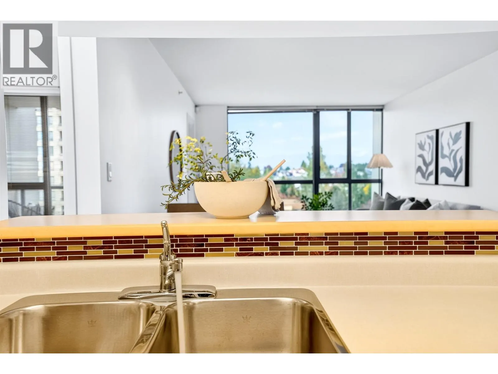 1001 3588 CROWLEY DRIVE