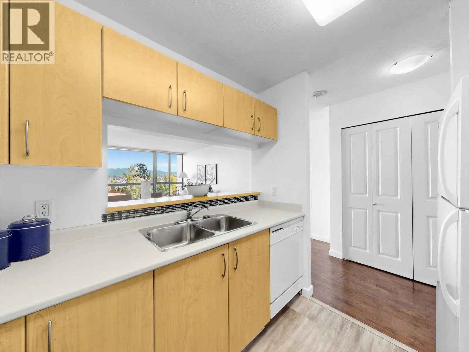 1001 3588 CROWLEY DRIVE