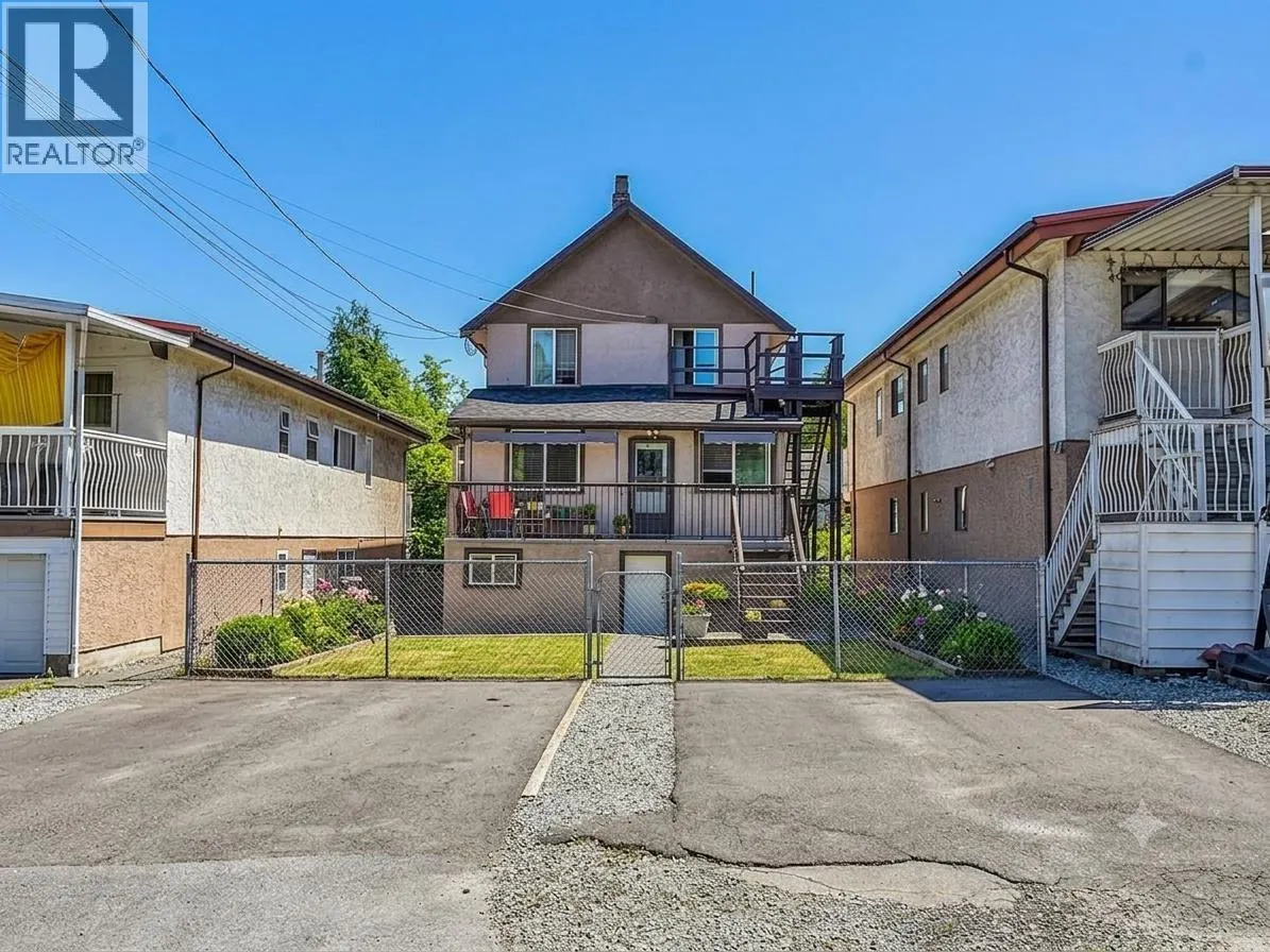 3807 VICTORIA DRIVE