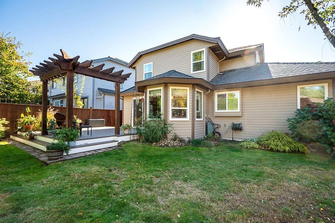 16173 BROOKSIDE GROVE