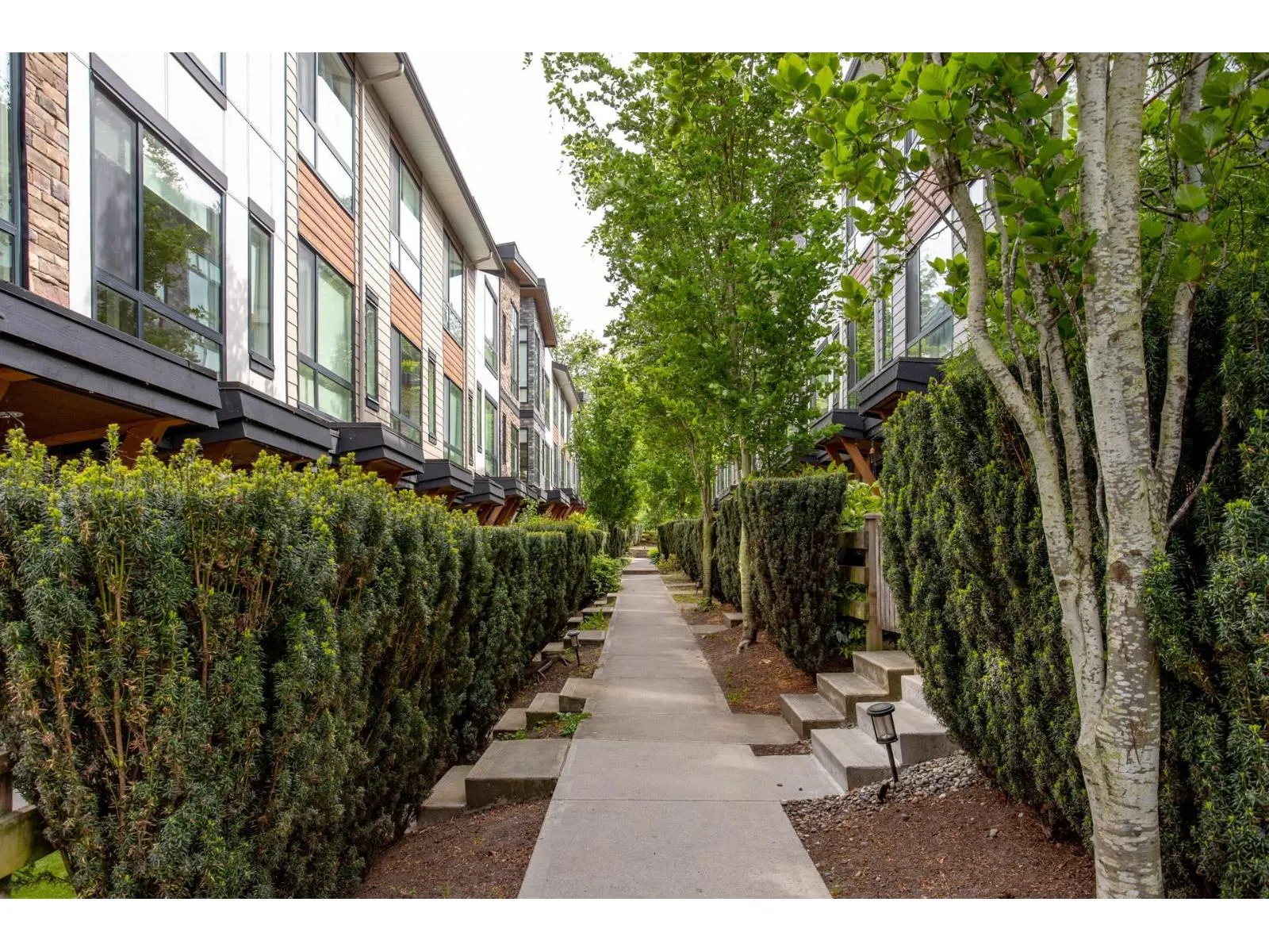 111 16488 64 AVENUE