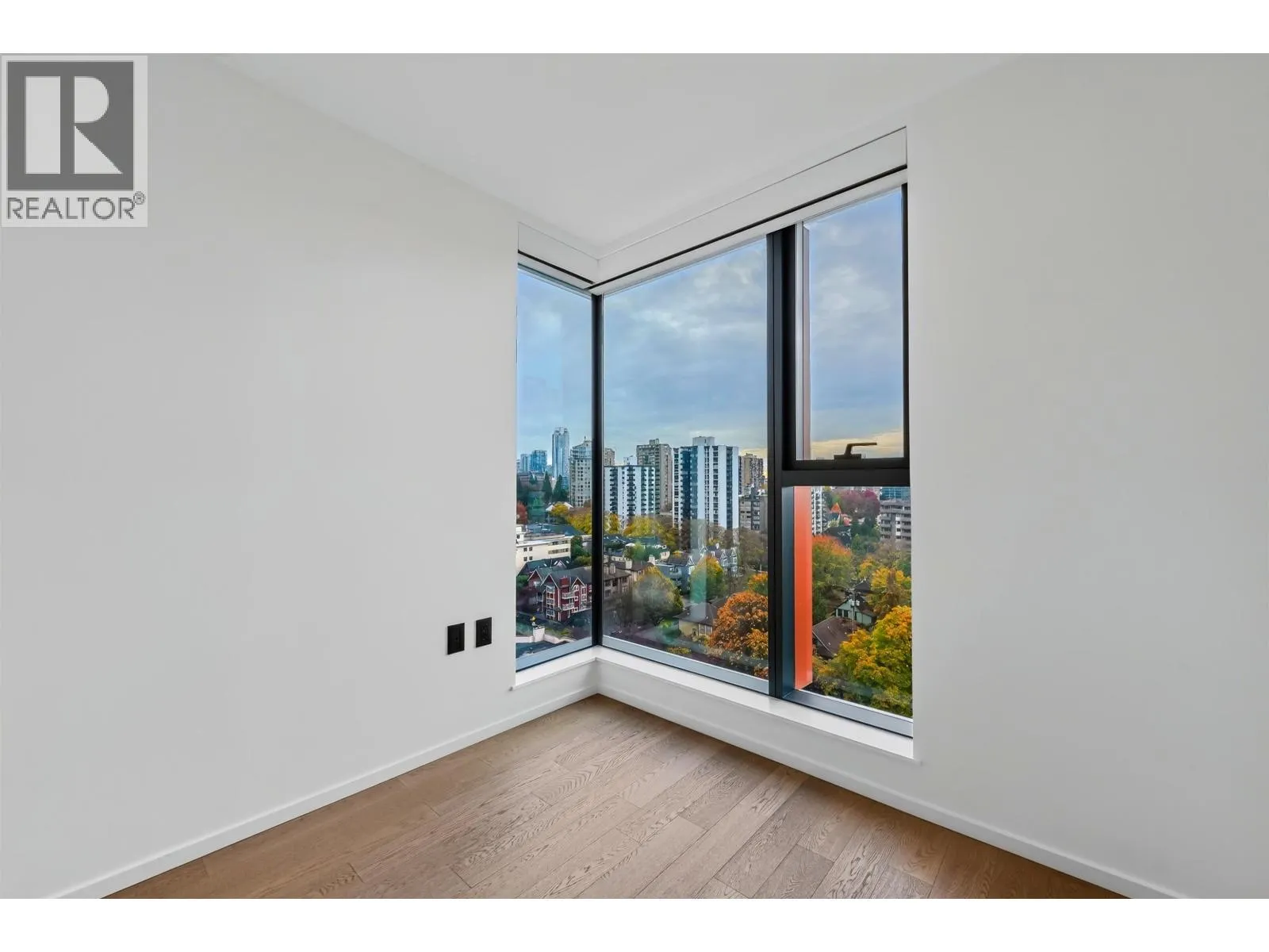 1606 1482 ROBSON STREET