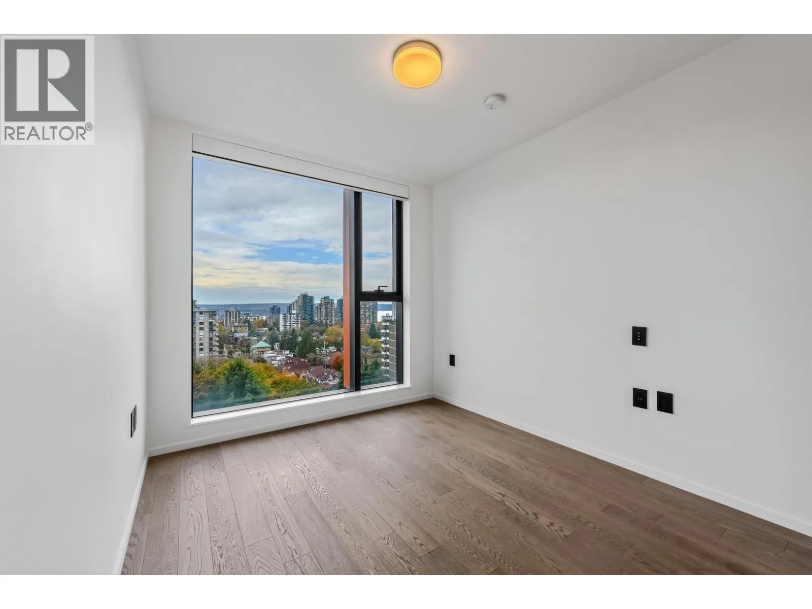 1606 1482 ROBSON STREET