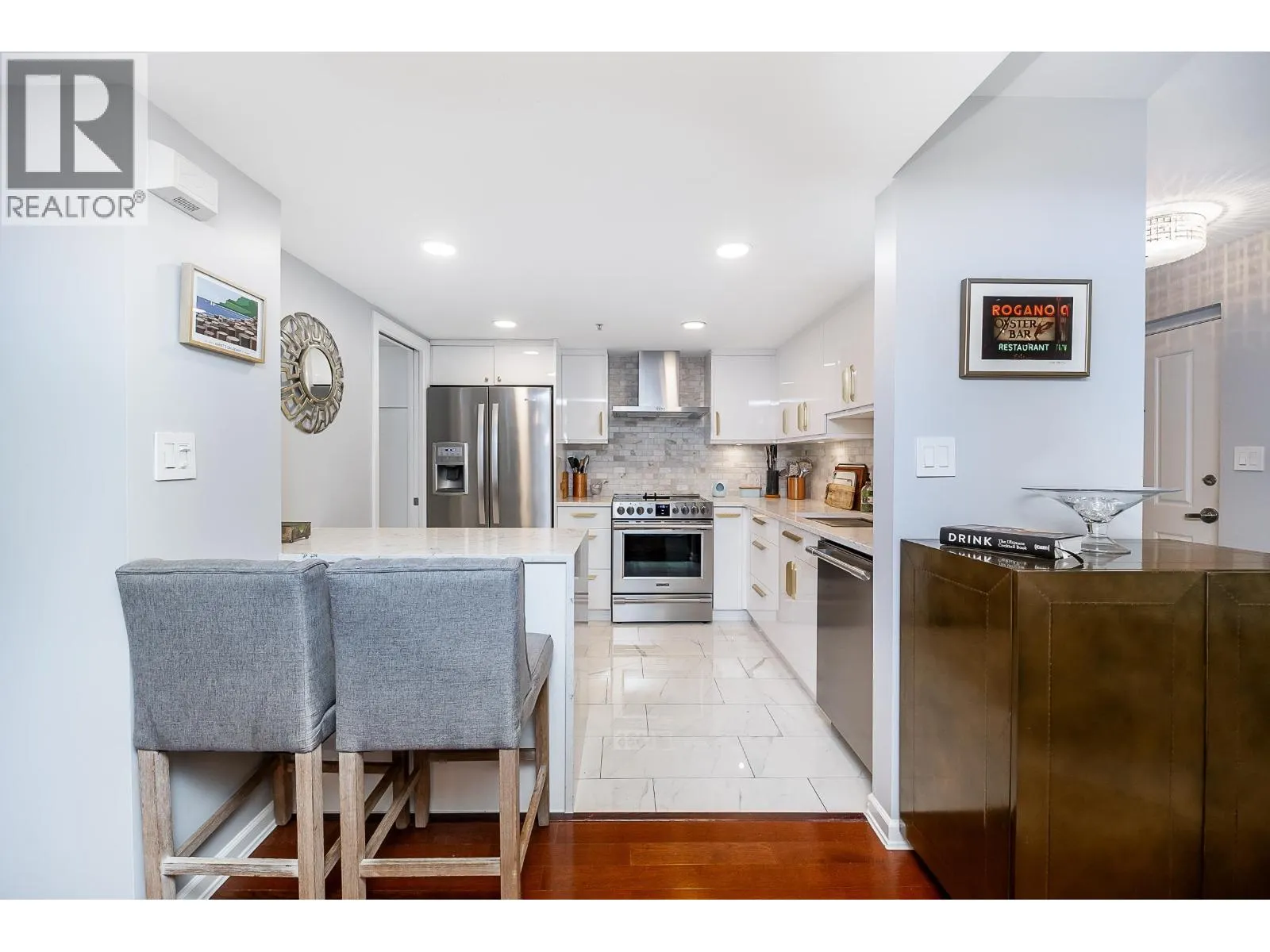 3 290 NEWPORT DRIVE