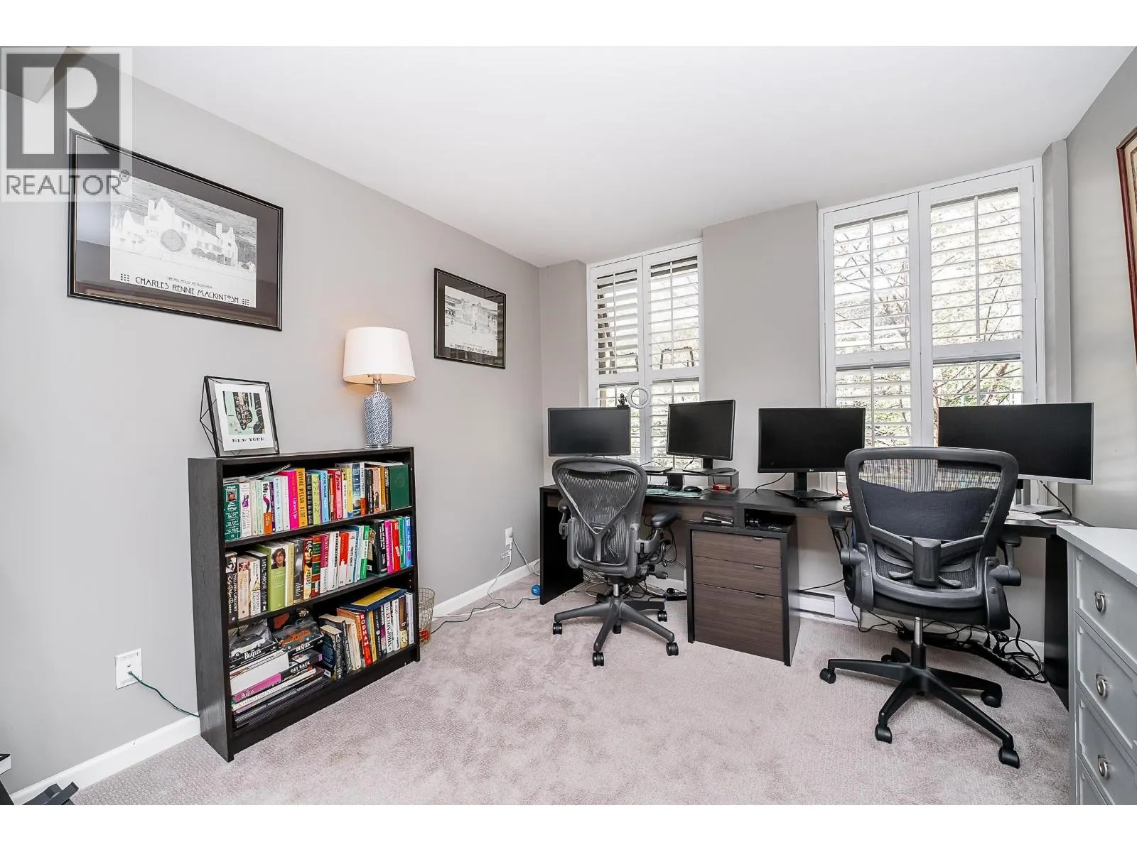 3 290 NEWPORT DRIVE
