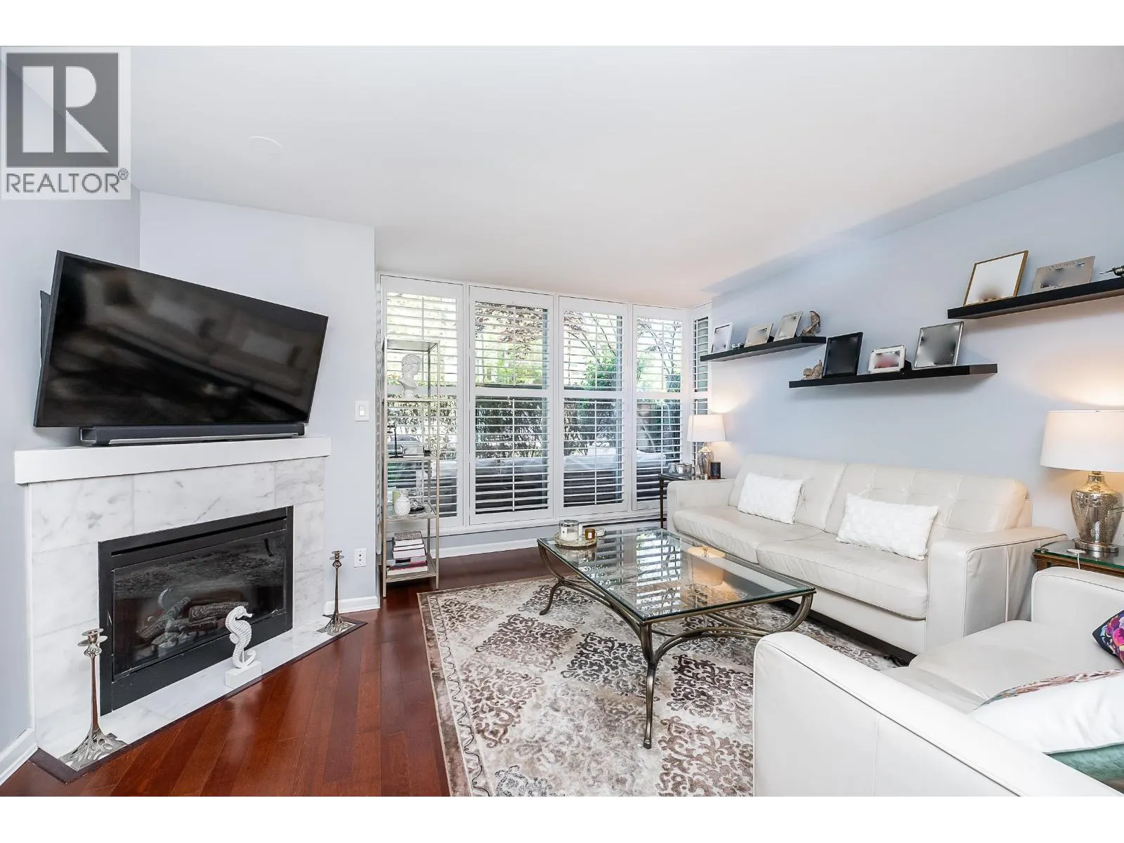 3 290 NEWPORT DRIVE