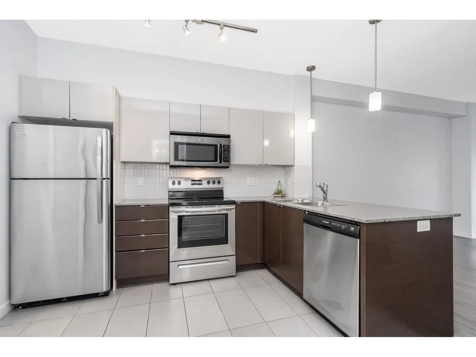 208 13733 107A AVENUE