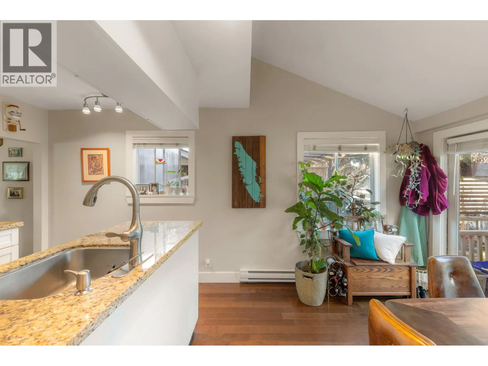 612 E 4TH STREET