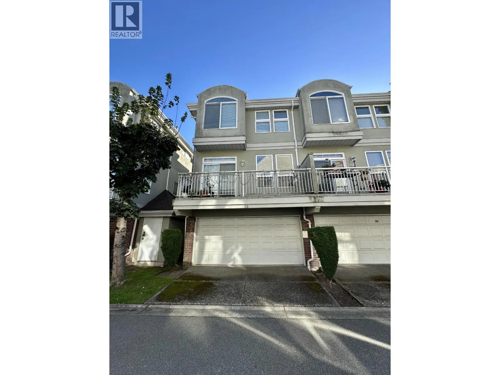 35 5840 DOVER CRESCENT