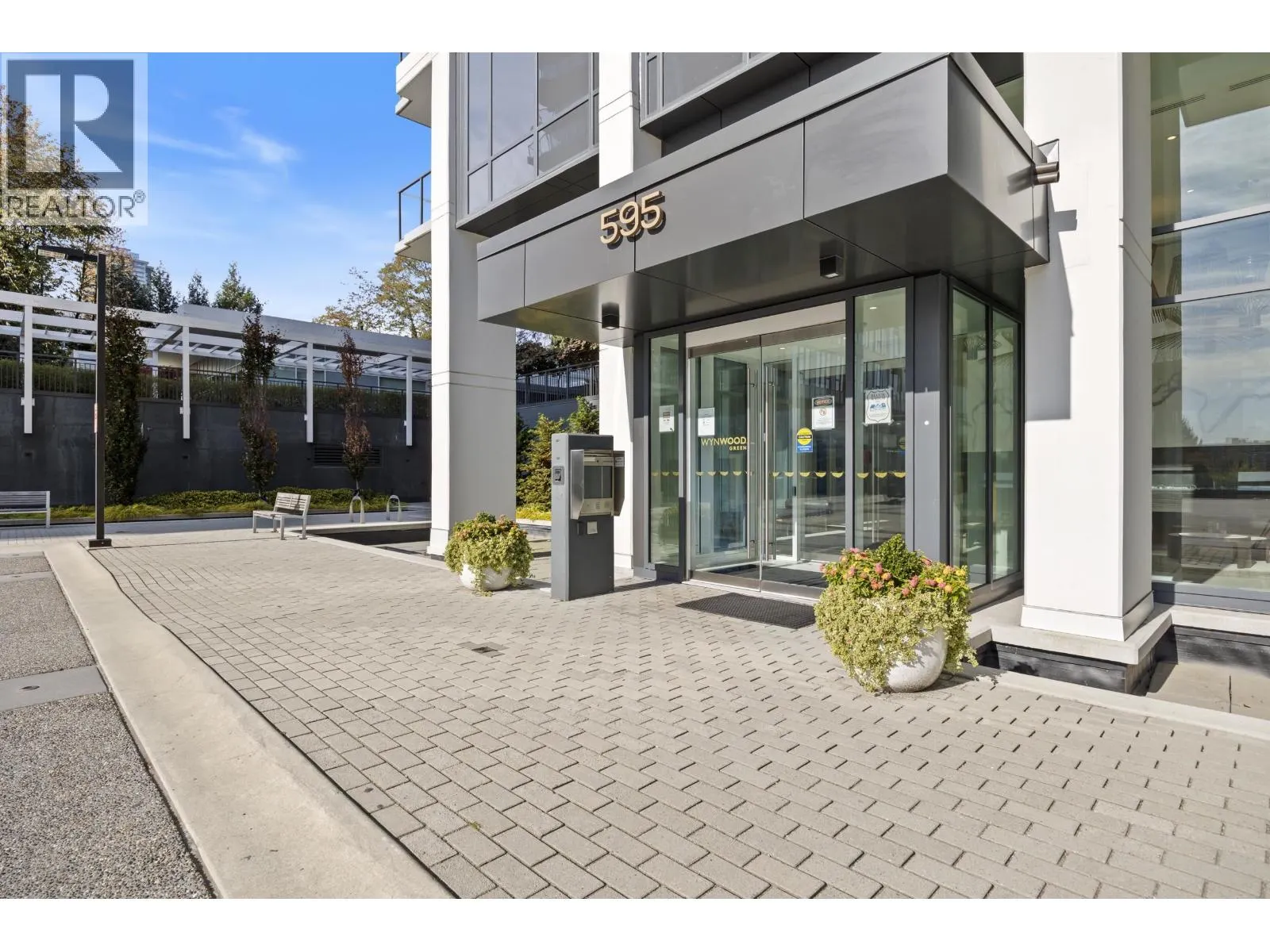 1101 595 AUSTIN AVENUE