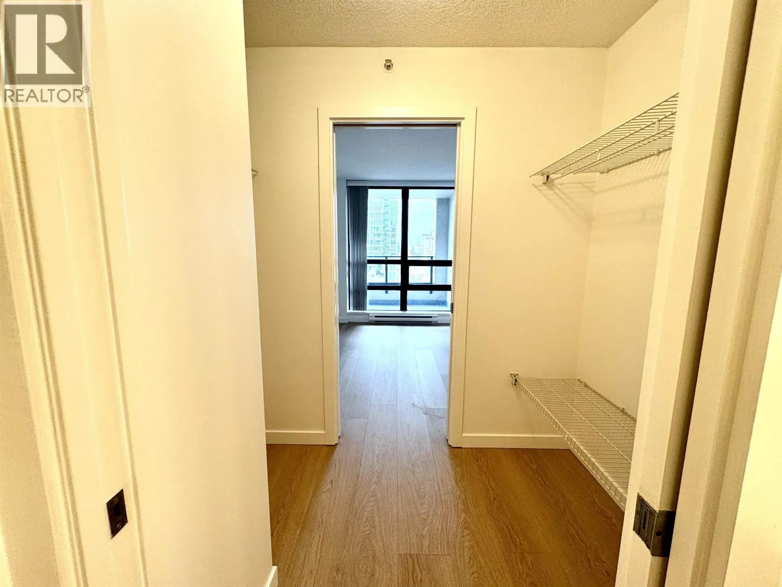 1308 938 SMITHE STREET