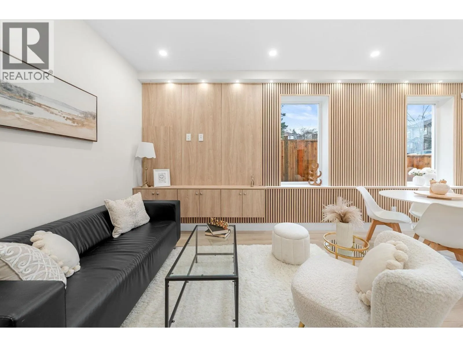 3 3581 HAIDA DRIVE