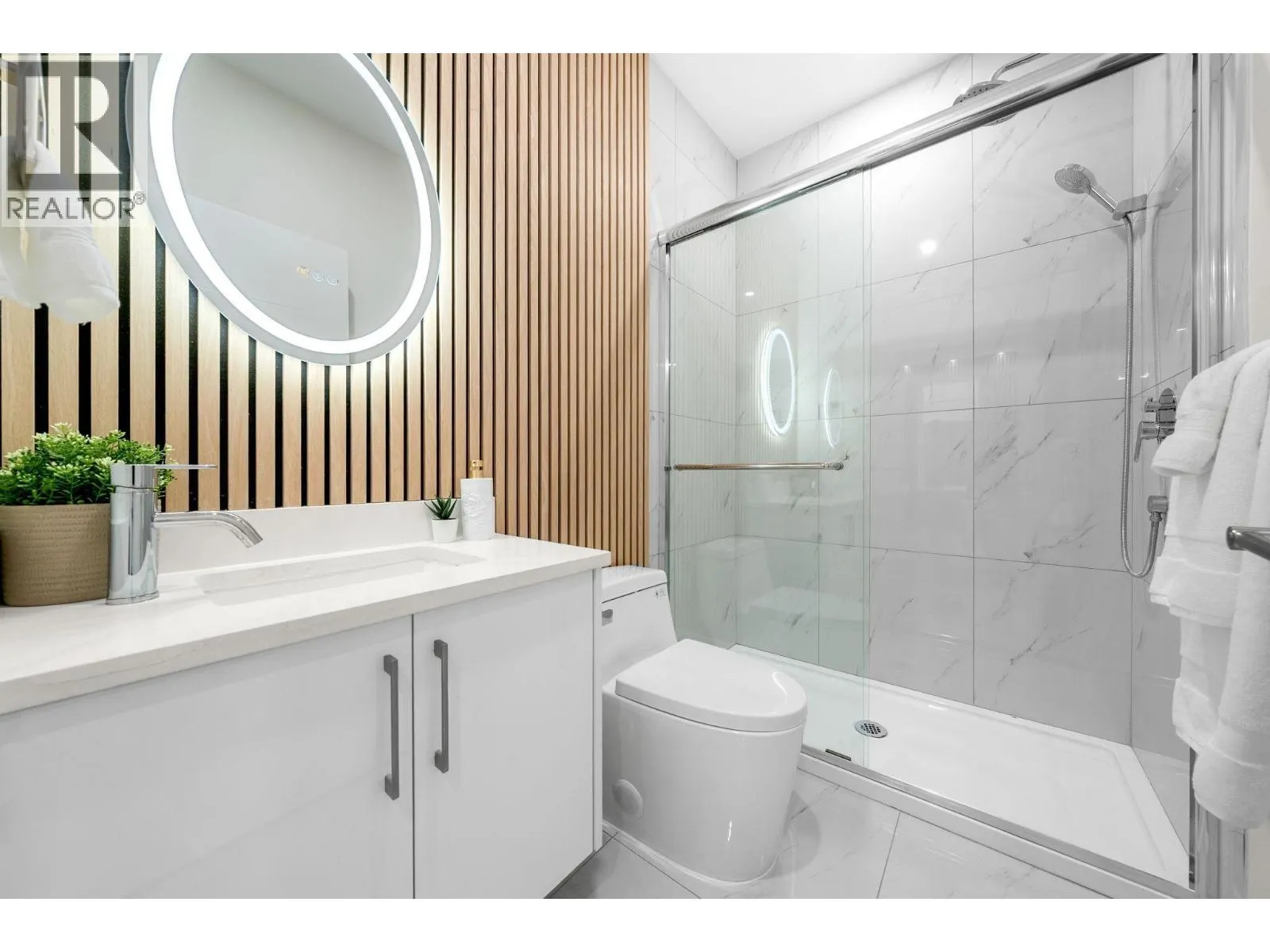 3 3581 HAIDA DRIVE