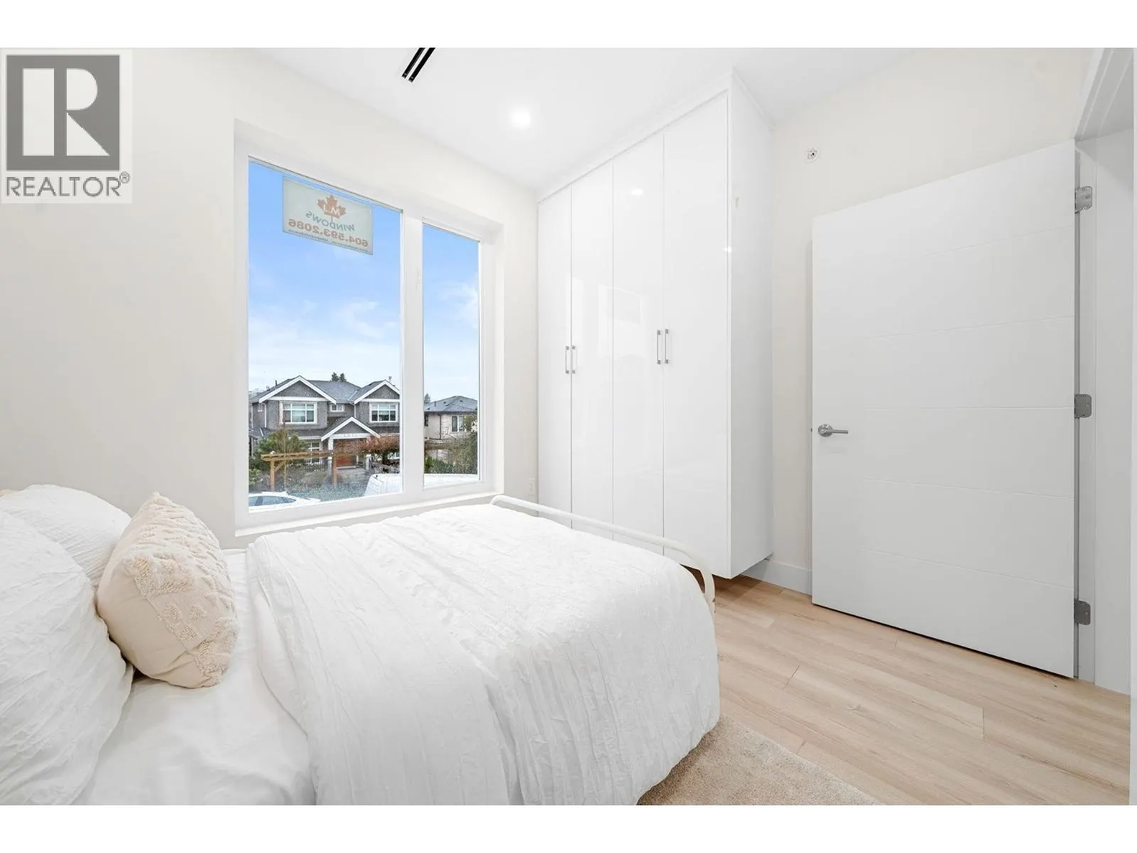 3 3581 HAIDA DRIVE