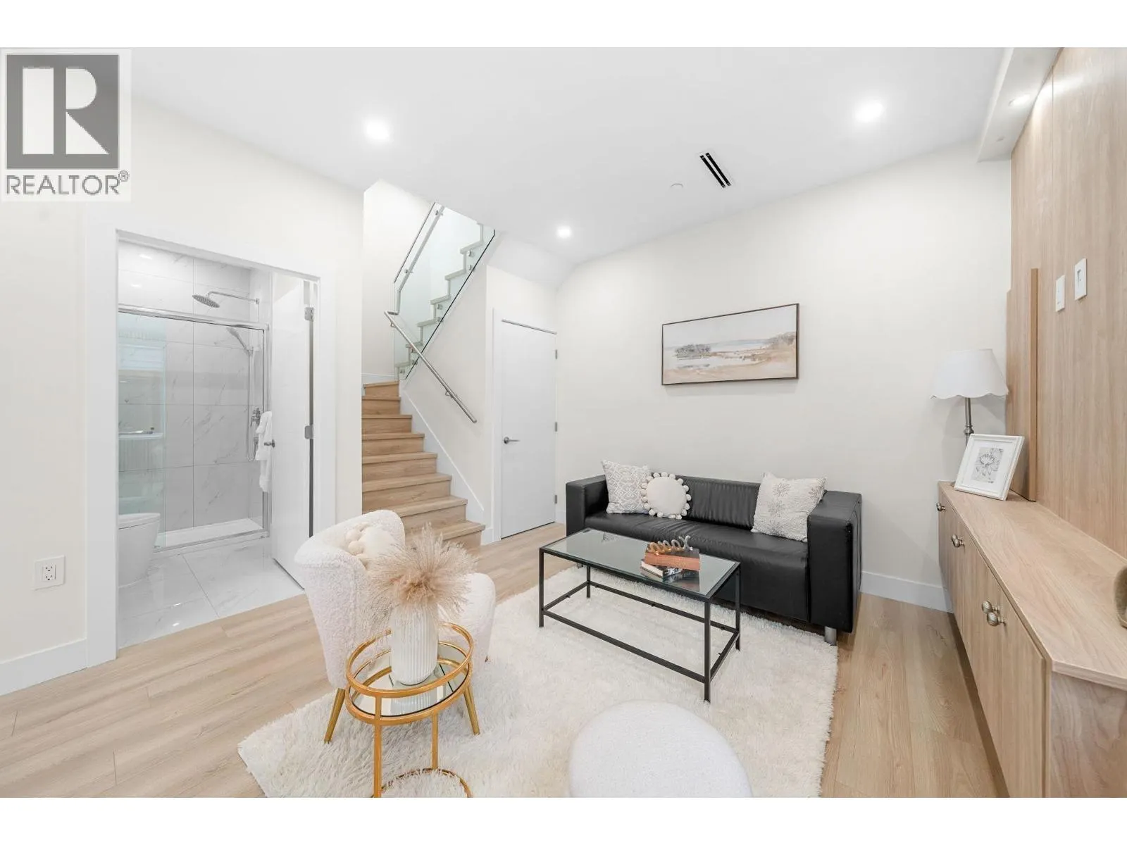 3 3581 HAIDA DRIVE