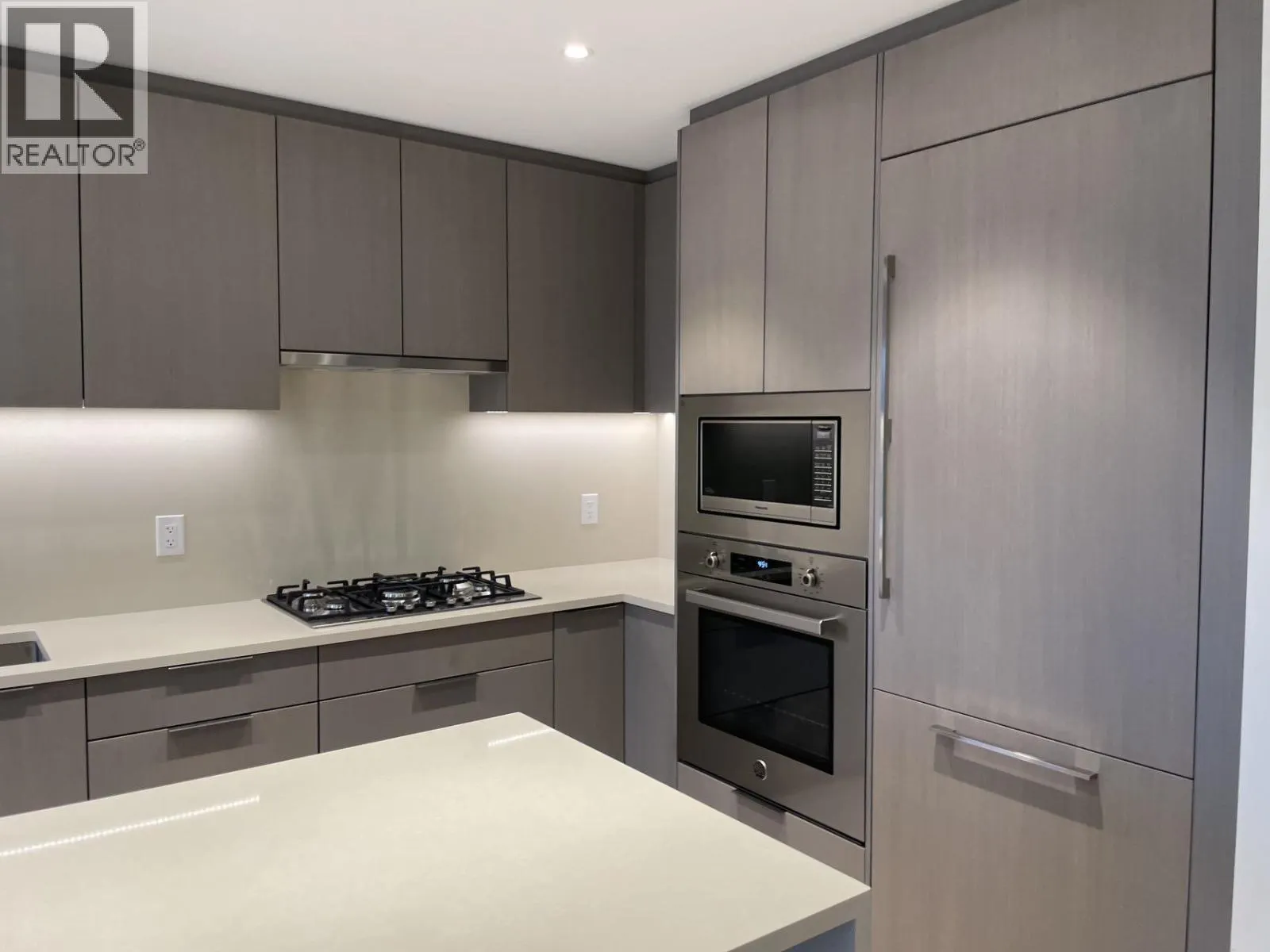 110X 6138 BIRNEY AVENUE