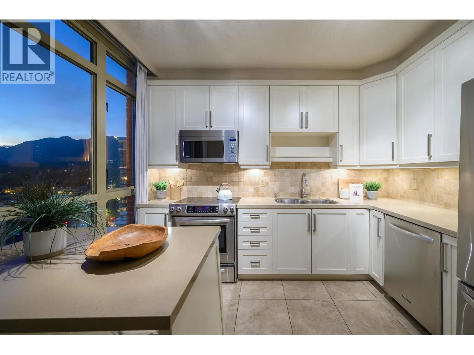 1505 160 W KEITH ROAD