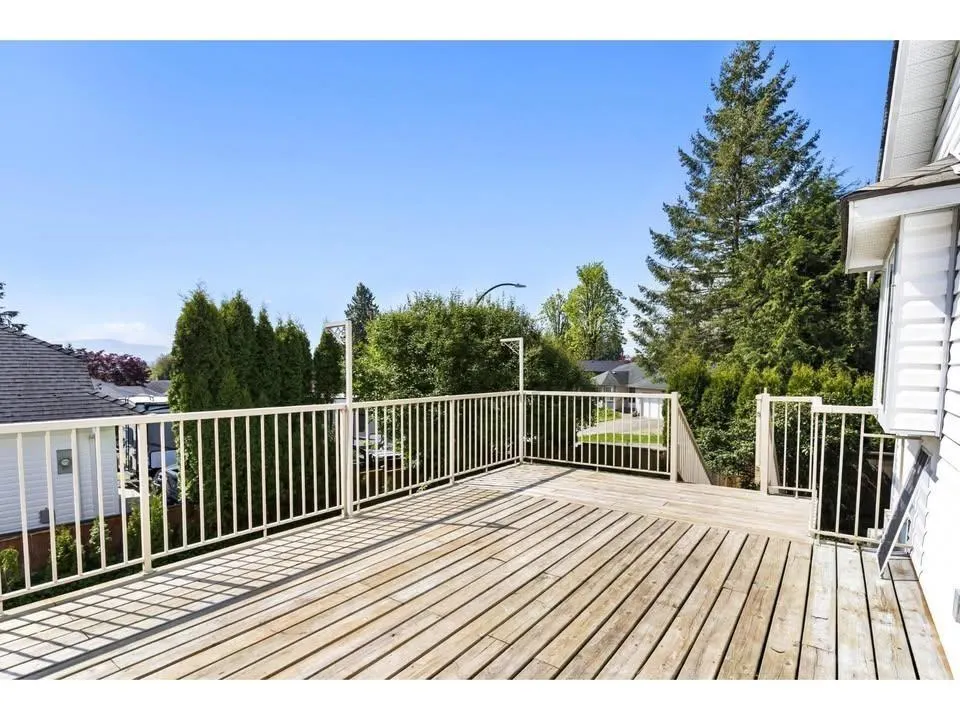 Upper-33480 BLUEBERRY DRIVE