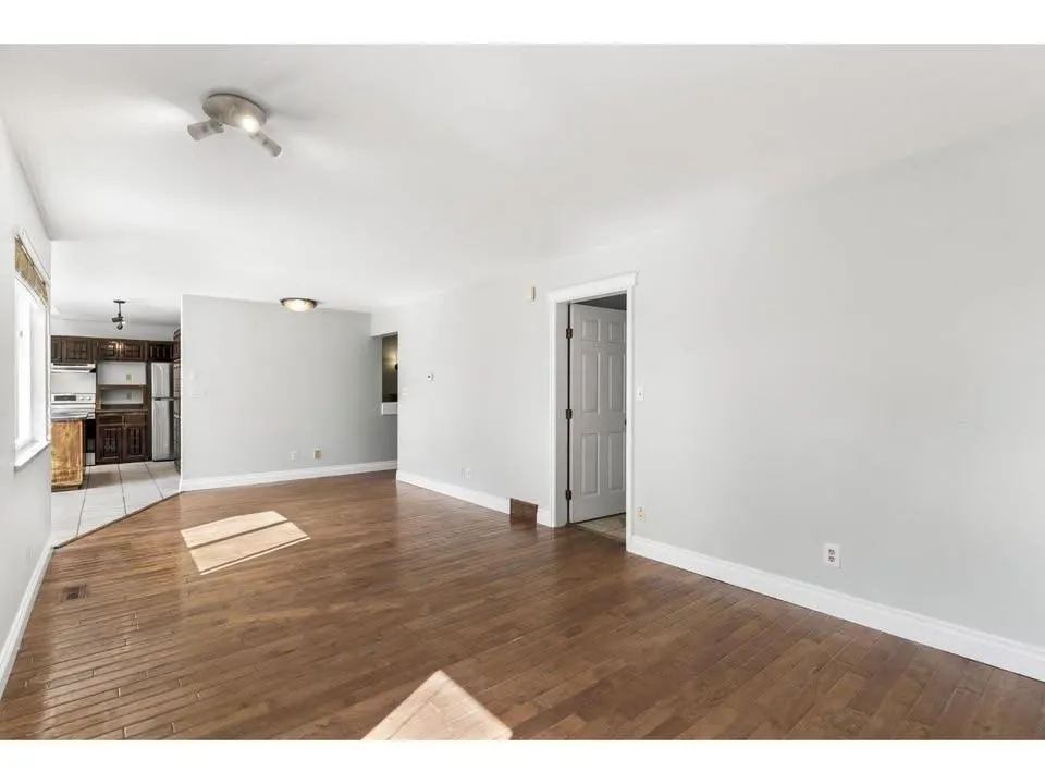 Upper-33480 BLUEBERRY DRIVE