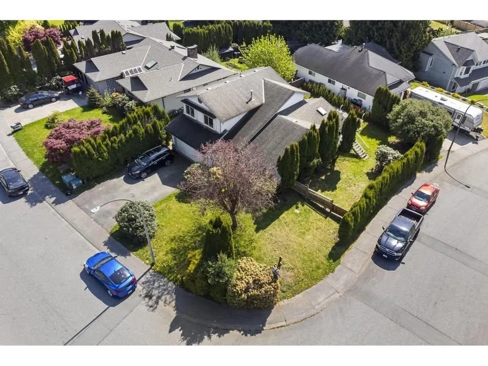 Upper-33480 BLUEBERRY DRIVE