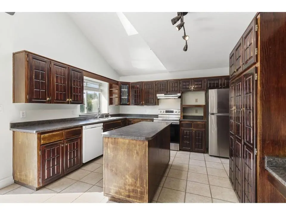 Upper-33480 BLUEBERRY DRIVE